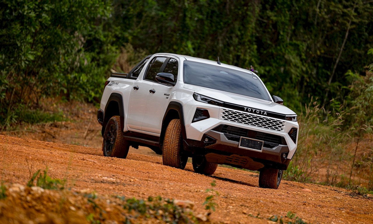 รีวิว Toyota Hilux TRAVO Double Cab 4TREX 2.8 Overland Plus AT กระบะลุย ตัวท็อป ออปชันจัดเต็ม ที่ขับดีขึ้น แบบรู้สึกได้